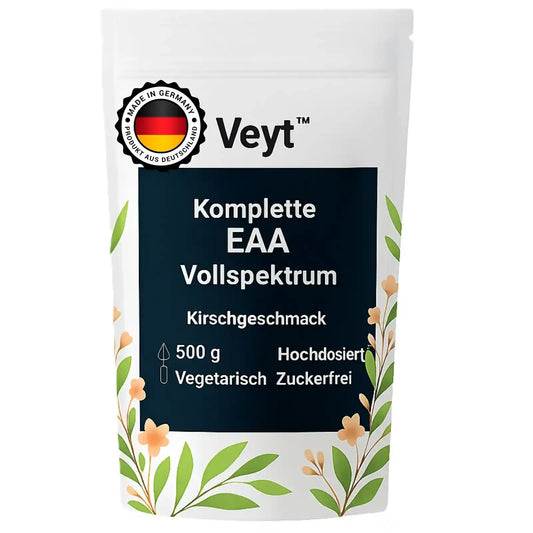 Produktetikett von Veyt™ Komplette EAA Vollspektrum mit 500 g Inhalt, Kirschgeschmack, hochdosiert, vegetarisch und zuckerfrei, beworben als Nahrungsergänzungsmittel mit allen essentiellen Aminosäuren für Muskelaufbau, Regeneration und Energie, hergestellt in Deutschland mit Qualitätssiegel „Made in Germany – Produkt aus Deutschland“