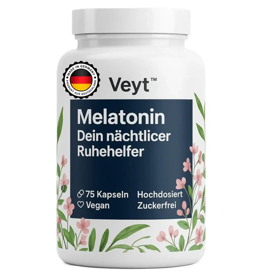 Produktbild von Veyt™ Melatonin mit 75 hochdosierten veganen Kapseln, zuckerfrei, beworben als nächtlicher Ruhehelfer zur Unterstützung von gesundem Schlaf und Entspannung, dekorativ mit floralen Elementen und Qualitätssiegel „Made in Germany – Produkt aus Deutschland“